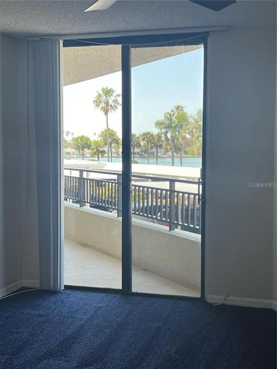 For Rent: $2,400 (1 beds, 1 baths, 950 Square Feet)