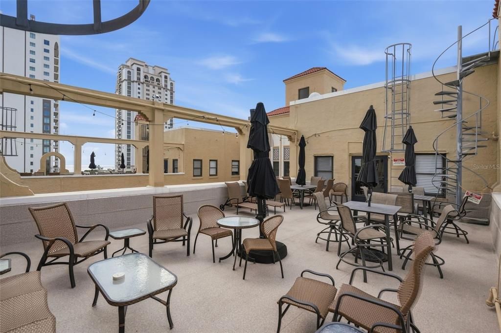 For Sale: $225,000 (1 beds, 1 baths, 418 Square Feet)