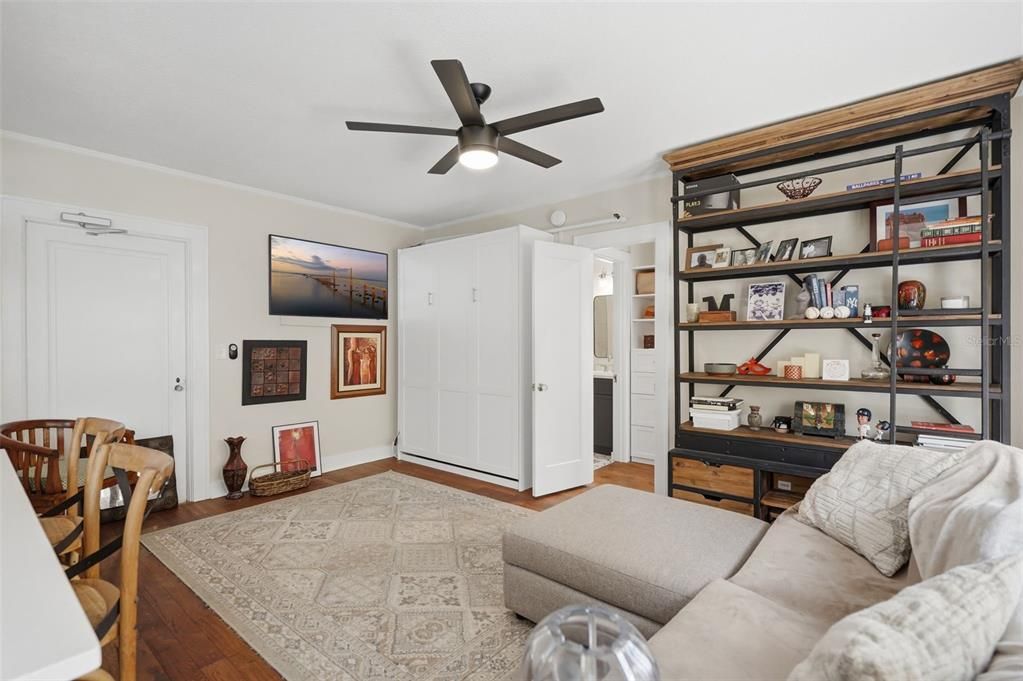 For Sale: $225,000 (1 beds, 1 baths, 418 Square Feet)