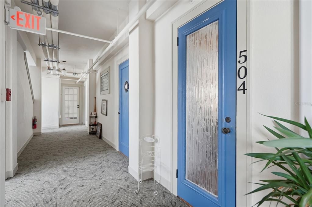 For Sale: $225,000 (1 beds, 1 baths, 418 Square Feet)