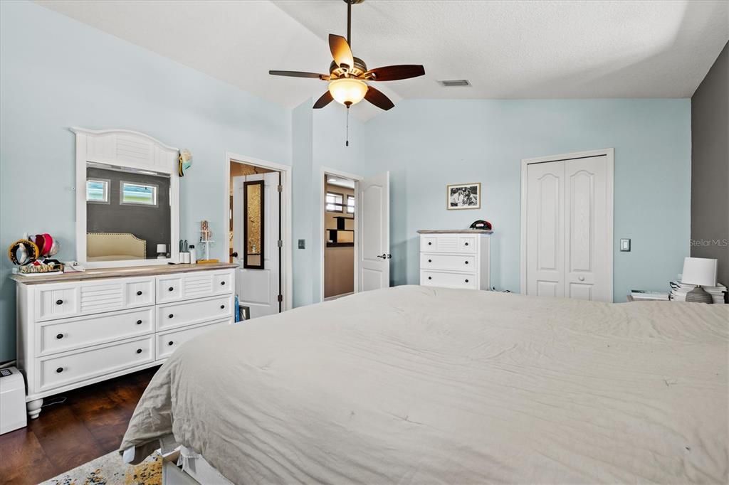For Sale: $350,000 (3 beds, 2 baths, 1680 Square Feet)