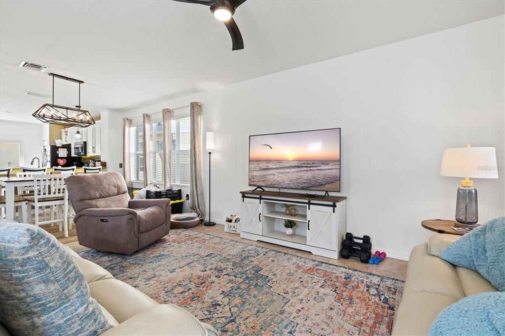 For Sale: $350,000 (3 beds, 2 baths, 1680 Square Feet)