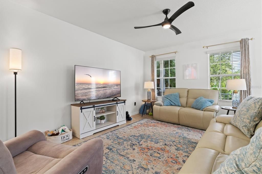 For Sale: $350,000 (3 beds, 2 baths, 1680 Square Feet)