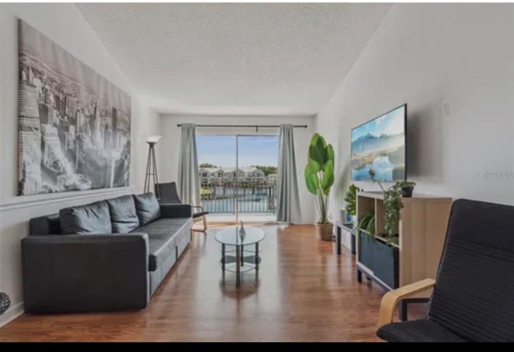 For Rent: $1,695 (2 beds, 2 baths, 1008 Square Feet)