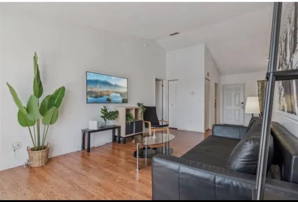 For Rent: $1,695 (2 beds, 2 baths, 1008 Square Feet)