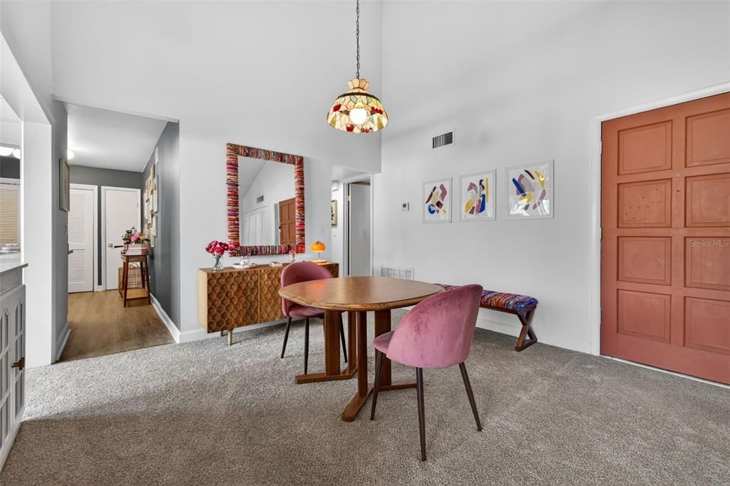 For Rent: $1,950 (2 beds, 2 baths, 1155 Square Feet)