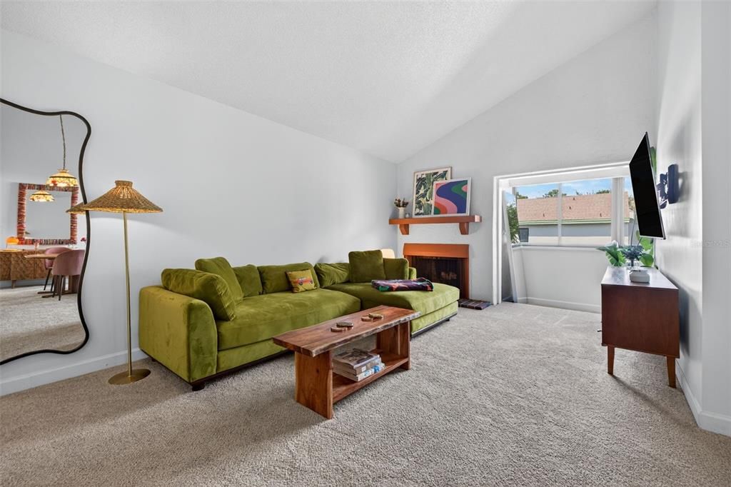 For Rent: $1,950 (2 beds, 2 baths, 1155 Square Feet)