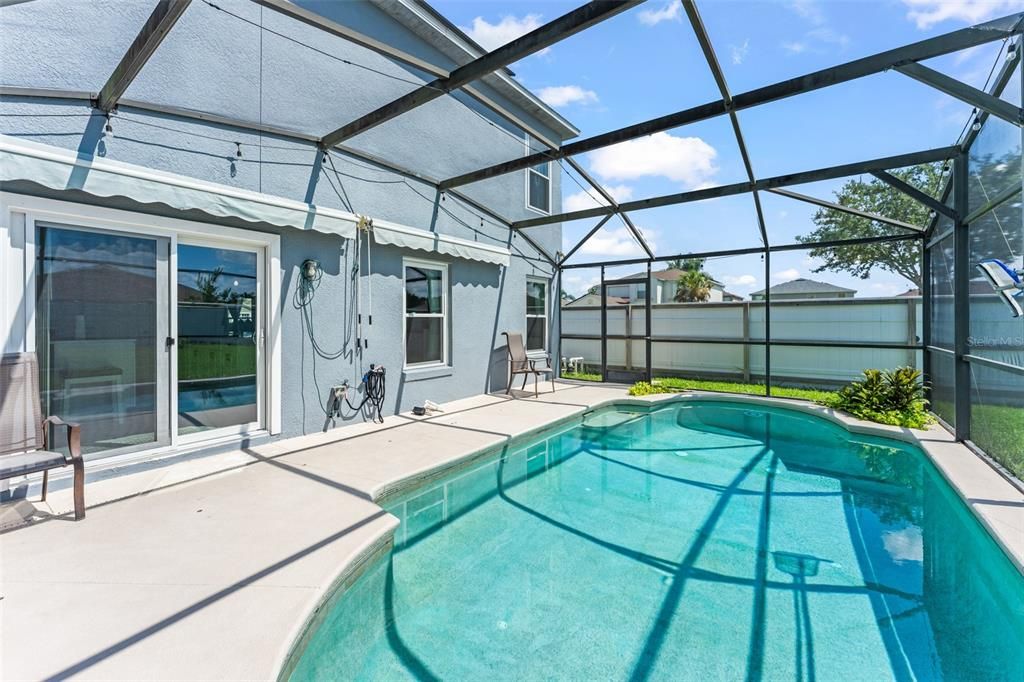 For Sale: $550,000 (5 beds, 2 baths, 2771 Square Feet)