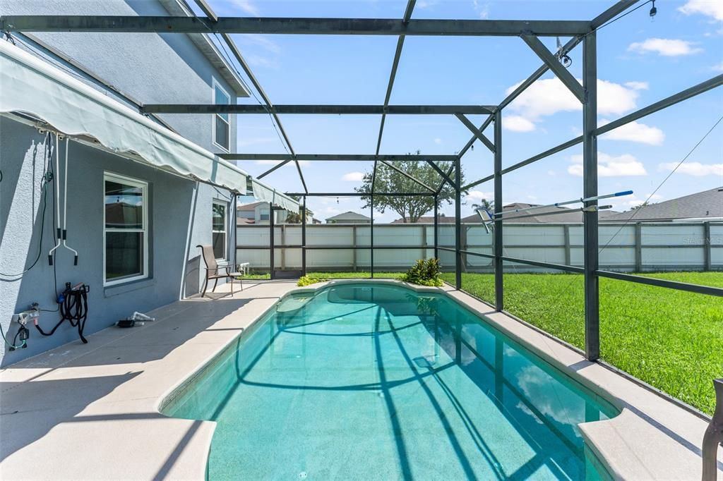 For Sale: $550,000 (5 beds, 2 baths, 2771 Square Feet)