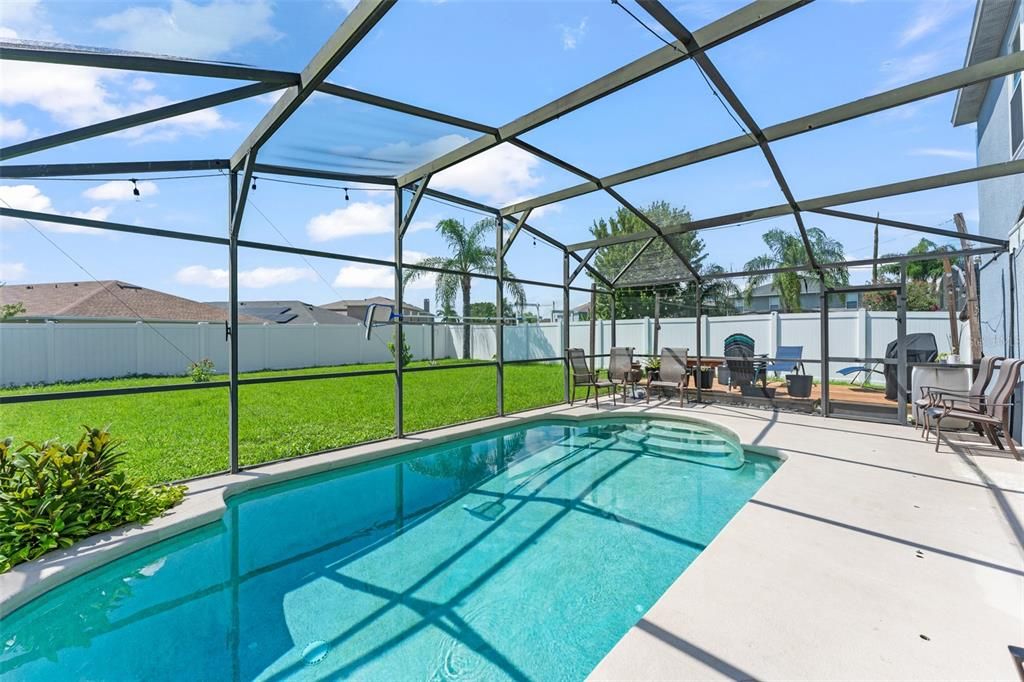 For Sale: $550,000 (5 beds, 2 baths, 2771 Square Feet)