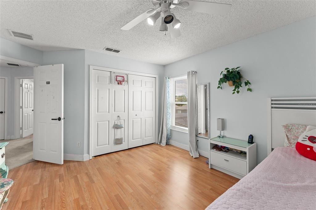 For Sale: $550,000 (5 beds, 2 baths, 2771 Square Feet)
