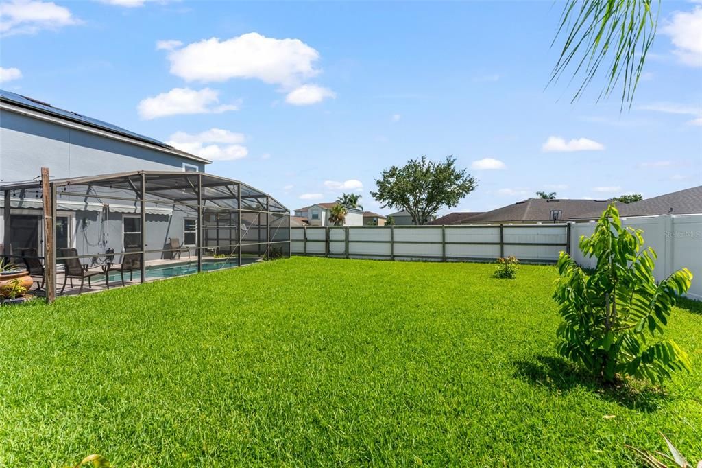 For Sale: $550,000 (5 beds, 2 baths, 2771 Square Feet)