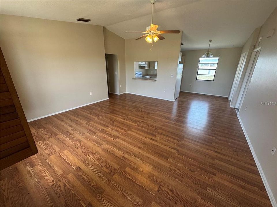 For Rent: $1,750 (3 beds, 2 baths, 1234 Square Feet)