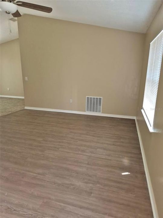 For Rent: $1,750 (3 beds, 0 baths, 1212 Square Feet)