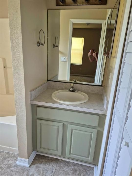 For Rent: $1,750 (3 beds, 0 baths, 1212 Square Feet)