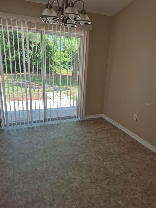 For Rent: $1,750 (3 beds, 0 baths, 1212 Square Feet)