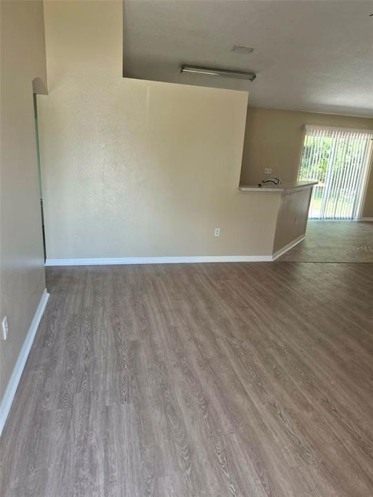 For Rent: $1,750 (3 beds, 0 baths, 1212 Square Feet)