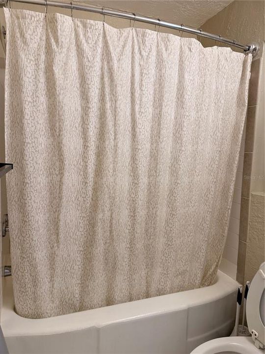 For Rent: $2,395 (3 beds, 1 baths, 996 Square Feet)