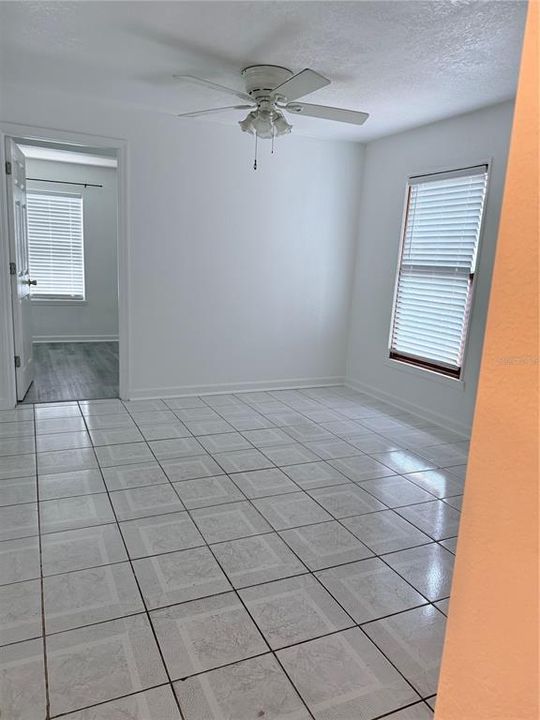 For Rent: $2,395 (3 beds, 1 baths, 996 Square Feet)