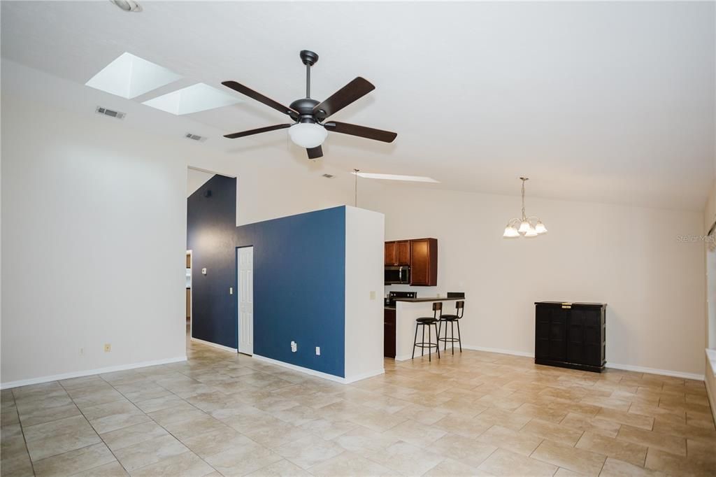 For Sale: $240,000 (2 beds, 2 baths, 1200 Square Feet)