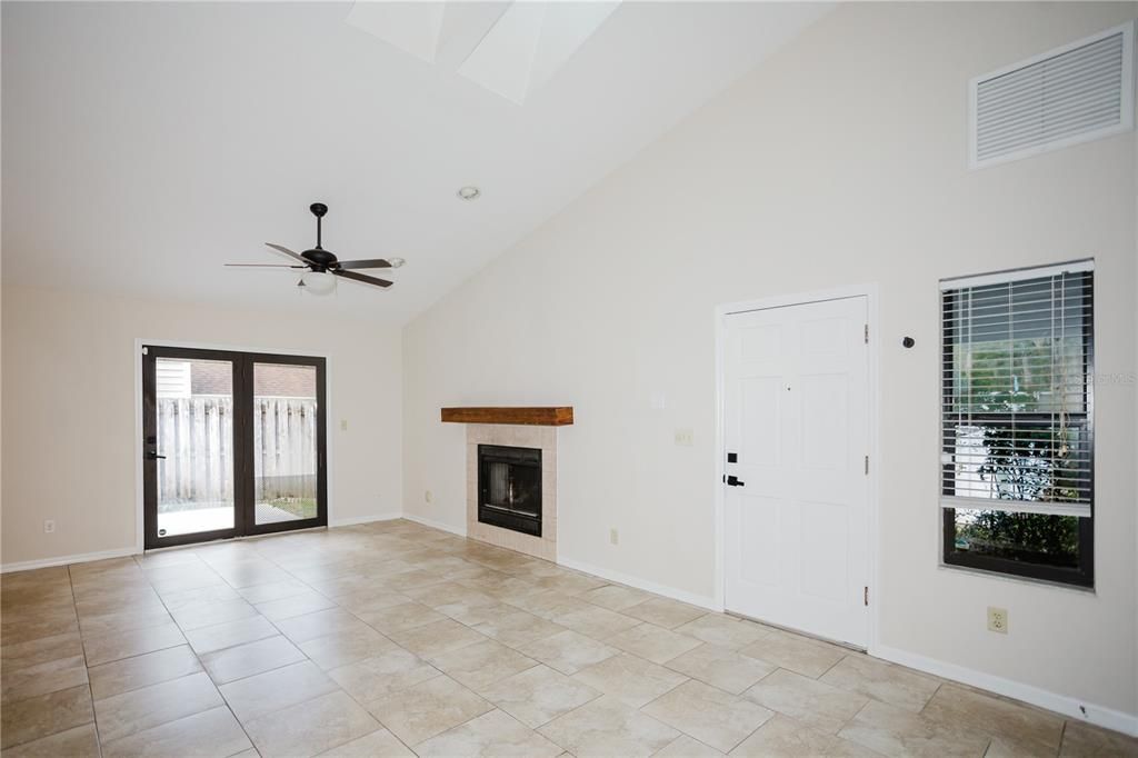 For Sale: $240,000 (2 beds, 2 baths, 1200 Square Feet)