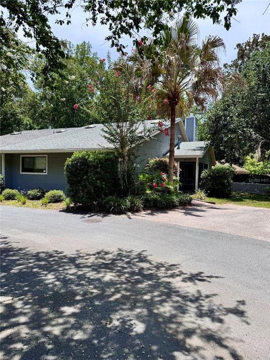 For Sale: $240,000 (2 beds, 2 baths, 1200 Square Feet)