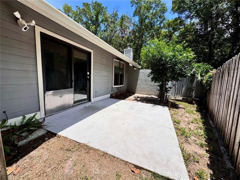 For Sale: $240,000 (2 beds, 2 baths, 1200 Square Feet)