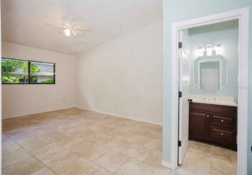 For Sale: $240,000 (2 beds, 2 baths, 1200 Square Feet)