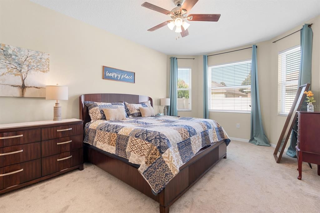 For Sale: $400,000 (4 beds, 2 baths, 1975 Square Feet)
