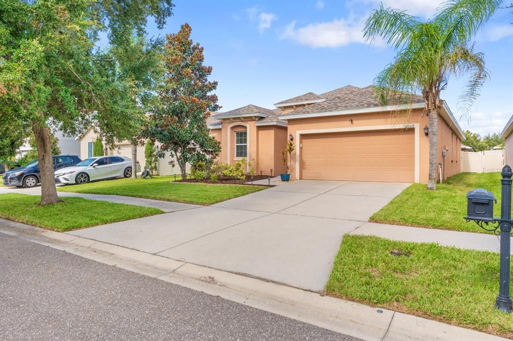 For Sale: $400,000 (4 beds, 2 baths, 1975 Square Feet)