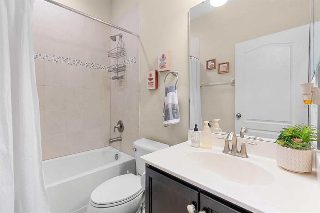 For Sale: $400,000 (4 beds, 2 baths, 1975 Square Feet)