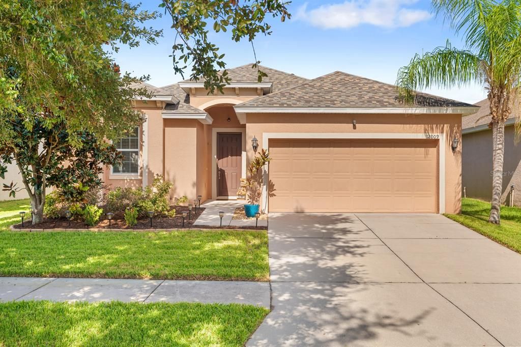 For Sale: $400,000 (4 beds, 2 baths, 1975 Square Feet)