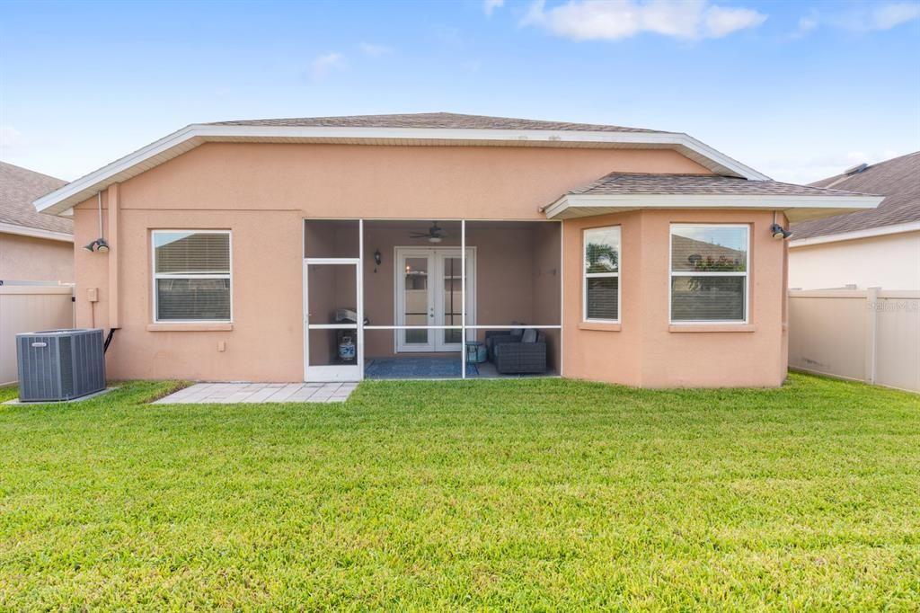 For Sale: $400,000 (4 beds, 2 baths, 1975 Square Feet)