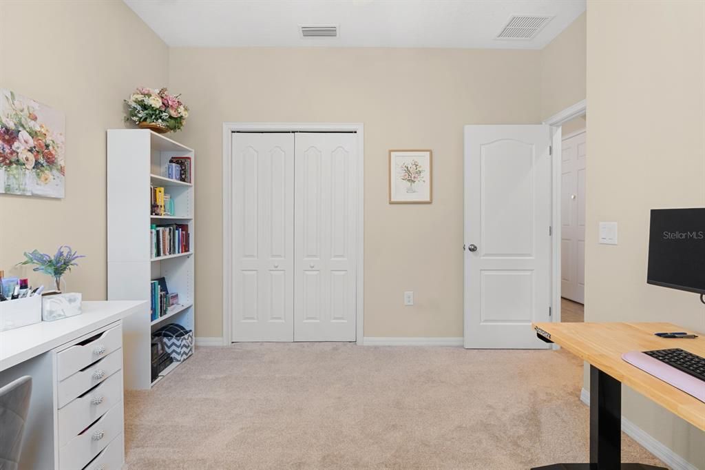 For Sale: $400,000 (4 beds, 2 baths, 1975 Square Feet)