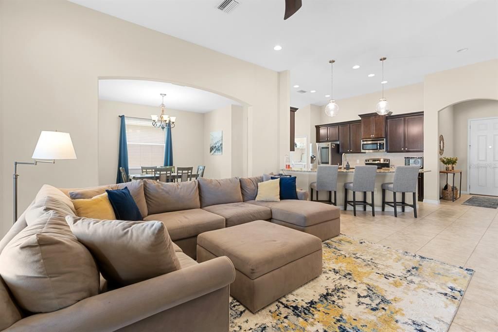 For Sale: $400,000 (4 beds, 2 baths, 1975 Square Feet)