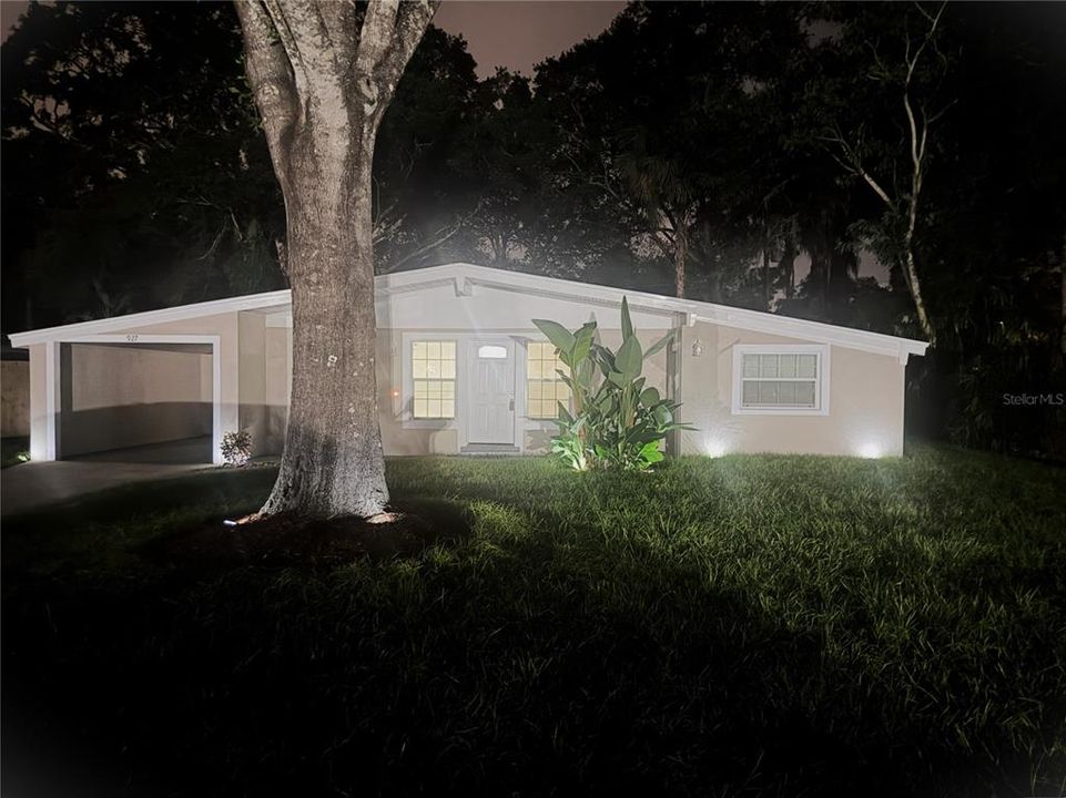 For Sale: $369,900 (4 beds, 2 baths, 1320 Square Feet)
