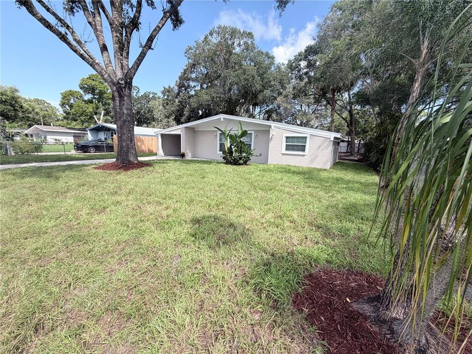 For Sale: $389,900 (4 beds, 2 baths, 1320 Square Feet)