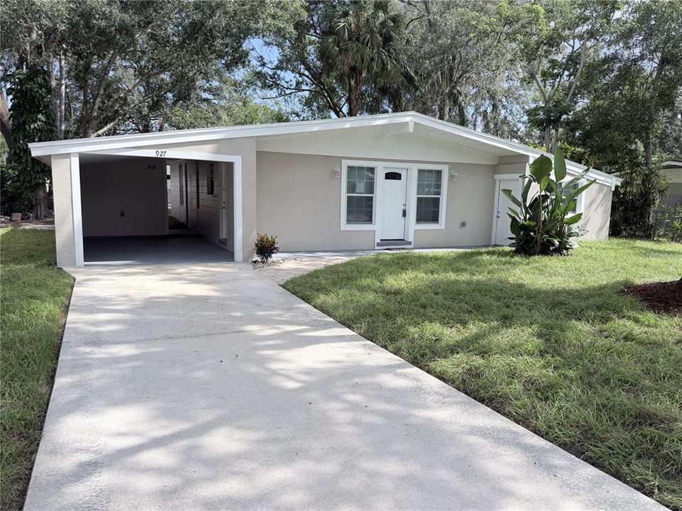 For Sale: $389,900 (4 beds, 2 baths, 1320 Square Feet)