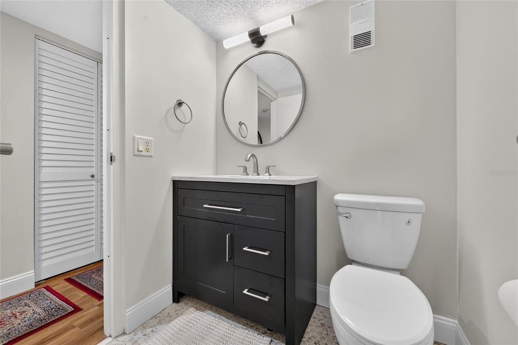 For Sale: $169,000 (1 beds, 1 baths, 822 Square Feet)