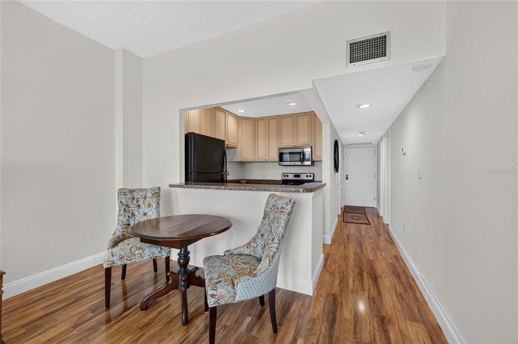 For Sale: $169,000 (1 beds, 1 baths, 822 Square Feet)