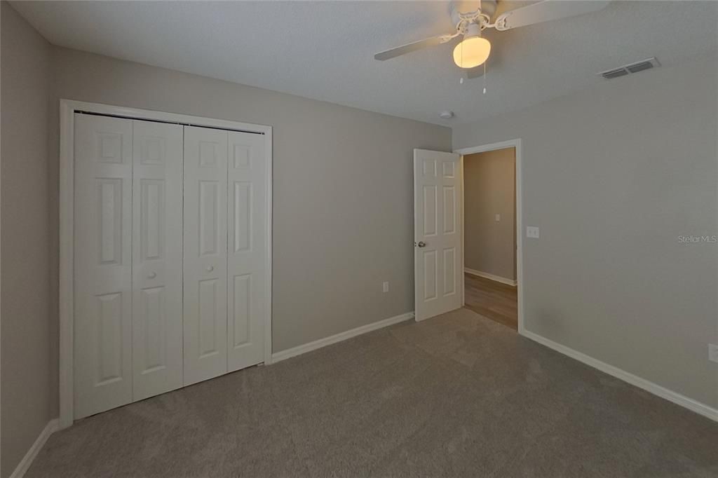 For Rent: $2,369 (4 beds, 2 baths, 1942 Square Feet)
