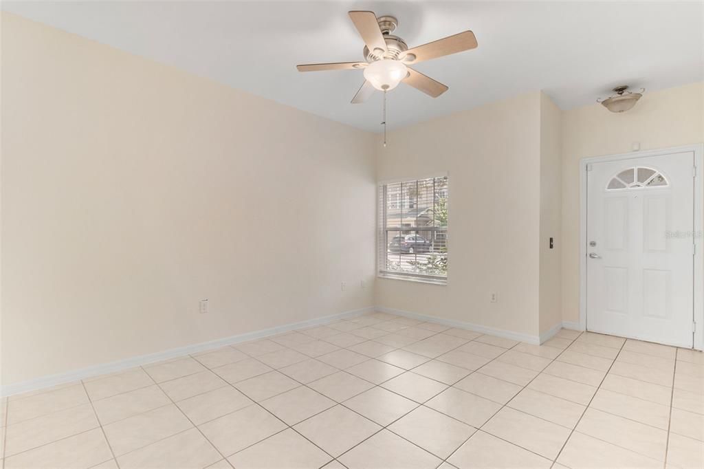For Rent: $2,250 (3 beds, 2 baths, 1282 Square Feet)