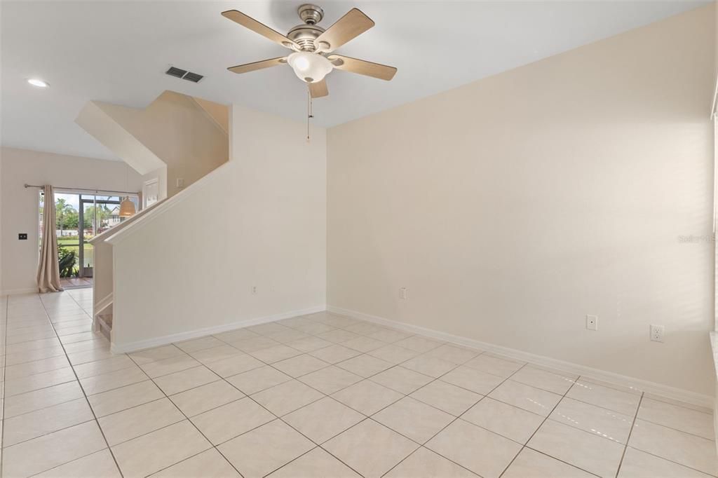 For Rent: $2,250 (3 beds, 2 baths, 1282 Square Feet)