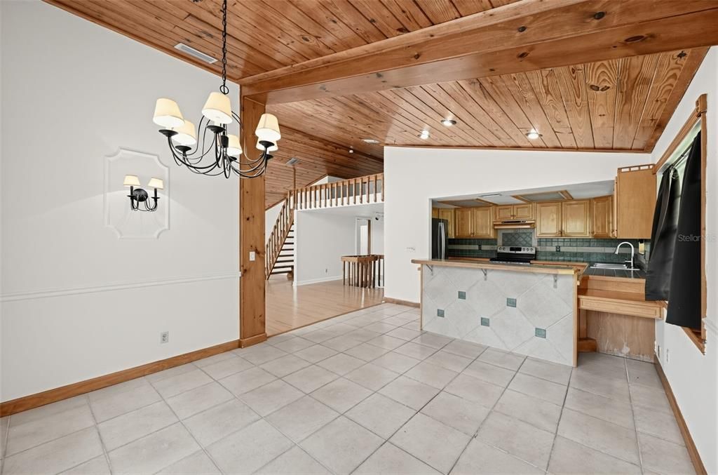 For Sale: $566,000 (3 beds, 3 baths, 1880 Square Feet)