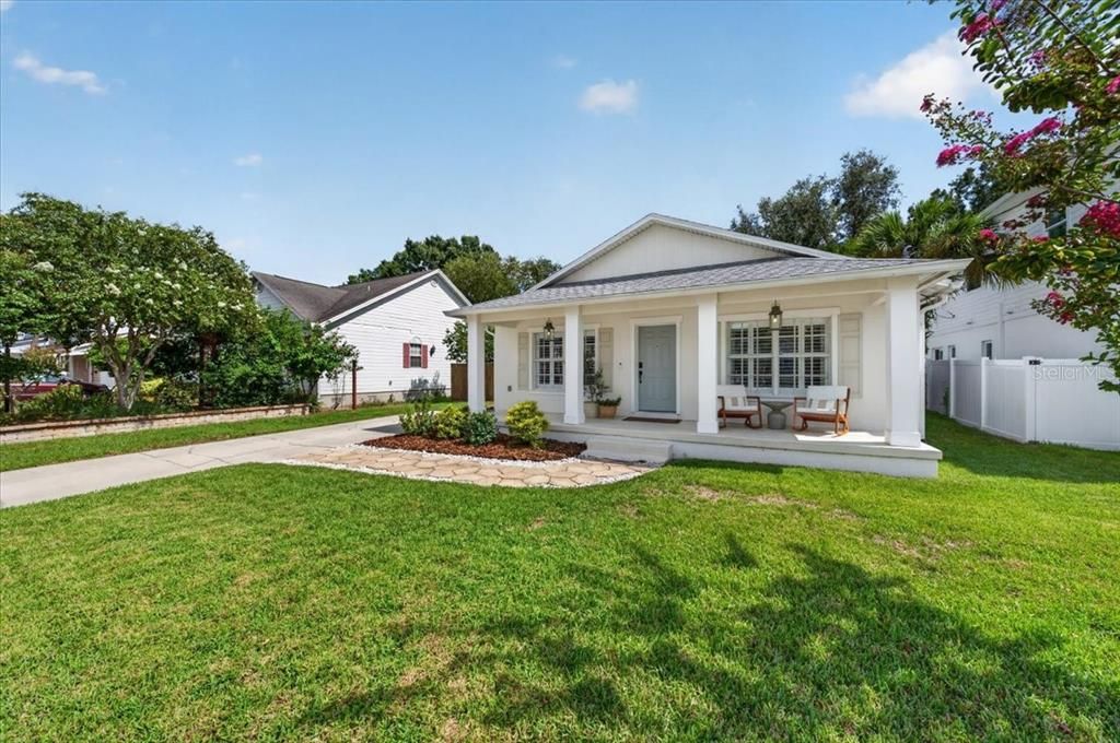 For Sale: $687,000 (3 beds, 2 baths, 1410 Square Feet)