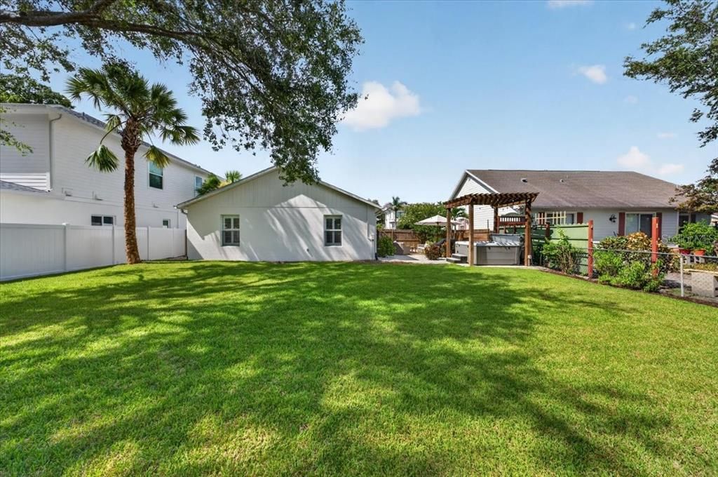 For Sale: $687,000 (3 beds, 2 baths, 1410 Square Feet)