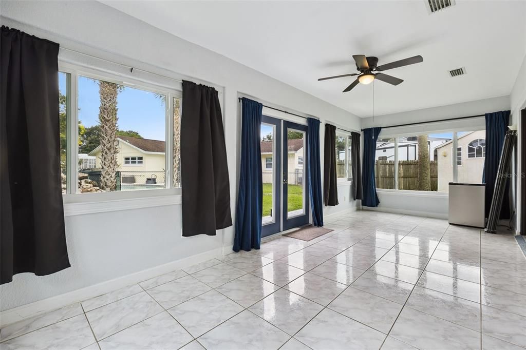 For Sale: $575,000 (4 beds, 3 baths, 2551 Square Feet)