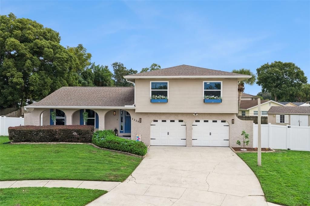 For Sale: $575,000 (4 beds, 3 baths, 2551 Square Feet)