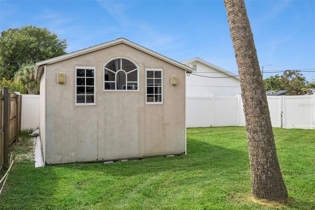 For Sale: $575,000 (4 beds, 3 baths, 2551 Square Feet)