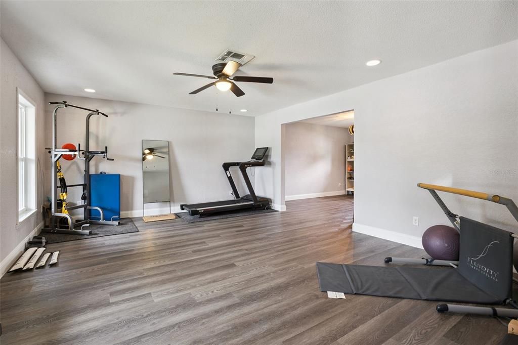 For Sale: $575,000 (4 beds, 3 baths, 2551 Square Feet)